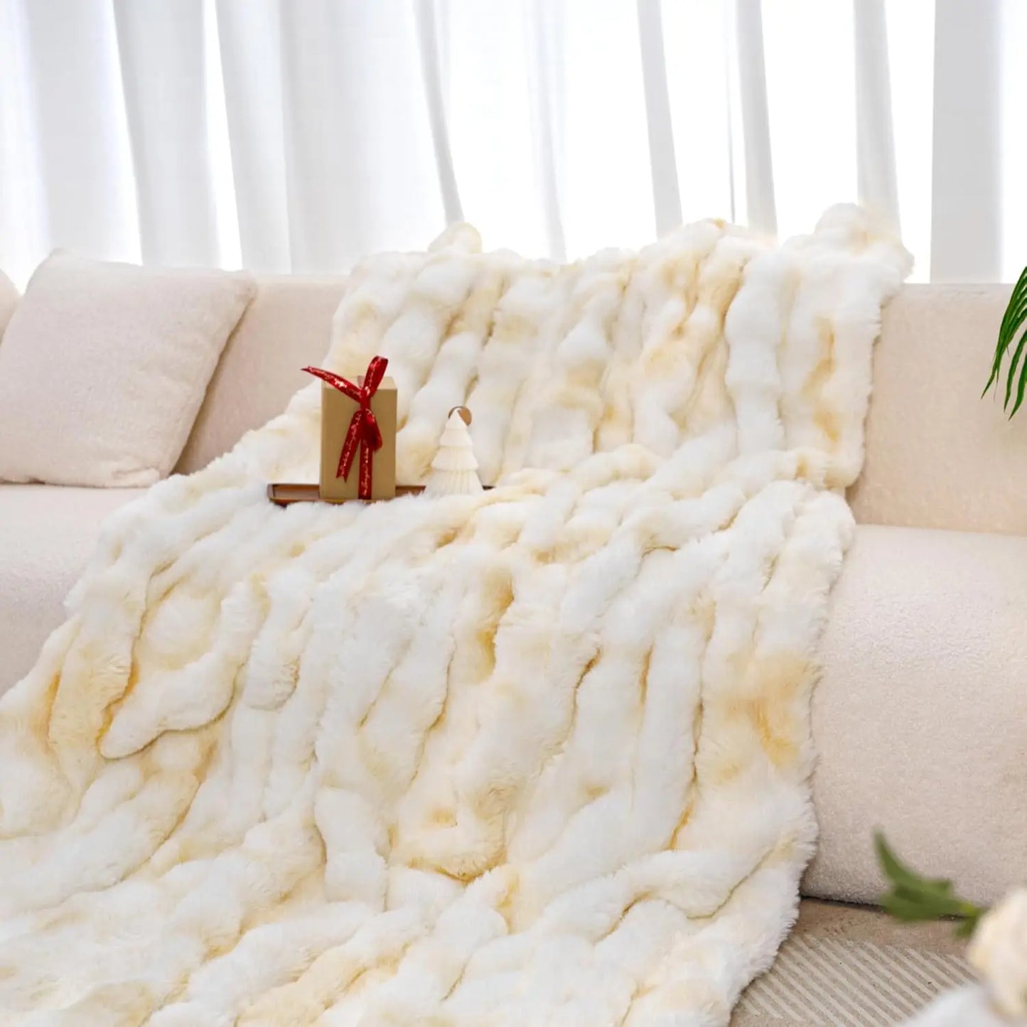 100% Weighted Faux Rabbit Fur Throw Blanket, Ultra Soft Fluffy Thick Plush Fuzzy Blanket, Cozy Warm Luxury Bubble Furry Blanket for Sofa Couch Bed Chair, Decorative Shaggy Fleece Blanket for Home Bedroom Decor, All Season Use.