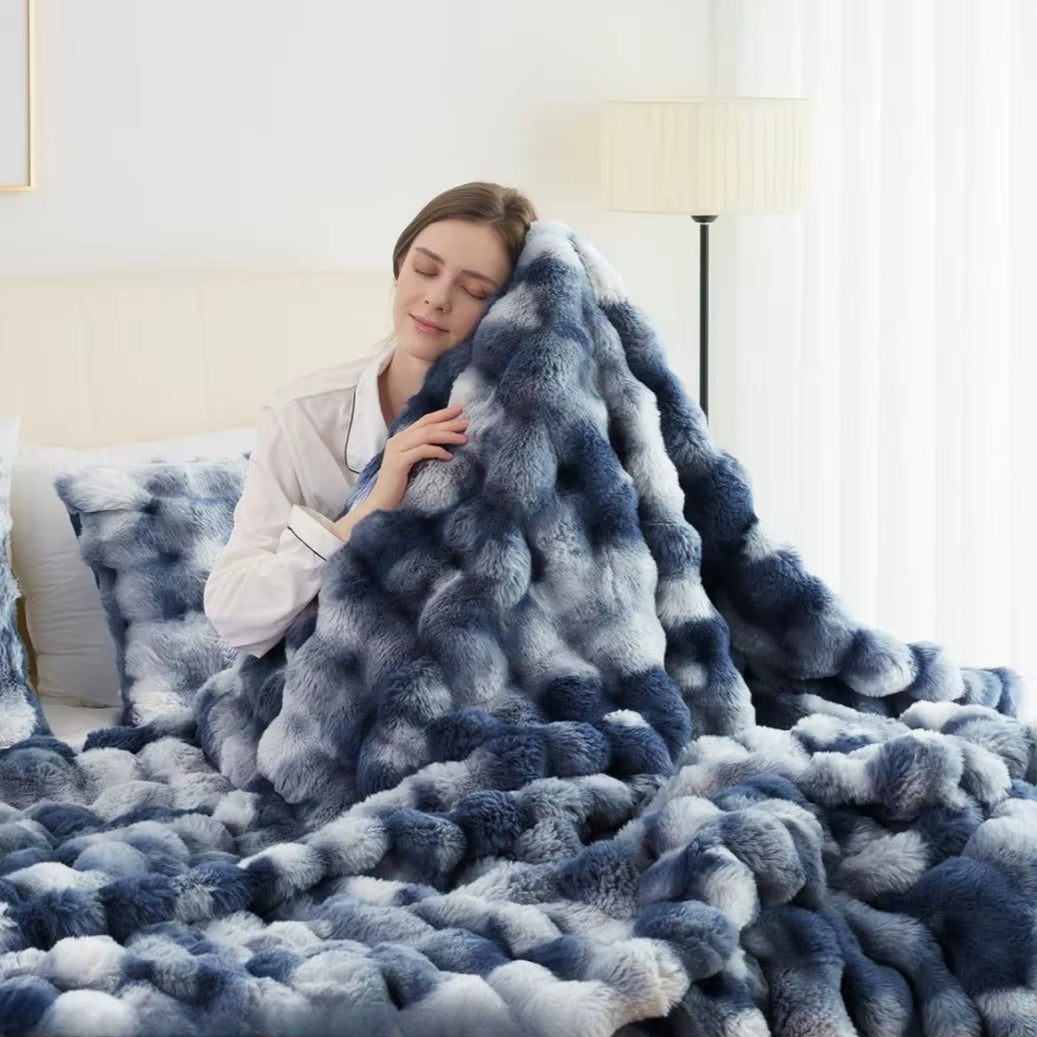 100% Weighted Faux Rabbit Fur Throw Blanket, Ultra Soft Fluffy Thick Plush Fuzzy Blanket, Cozy Warm Luxury Bubble Furry Blanket for Sofa Couch Bed Chair, Decorative Shaggy Fleece Blanket for Home Bedroom Decor, All Season Use.