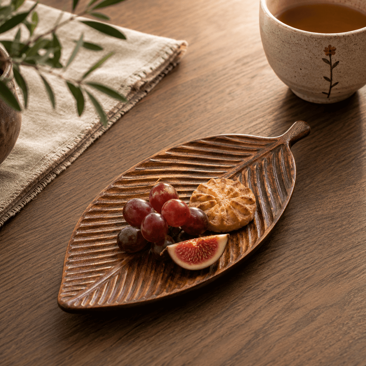Folia - Sculpted Wooden Leaf Serving Tray - Urban Alcove