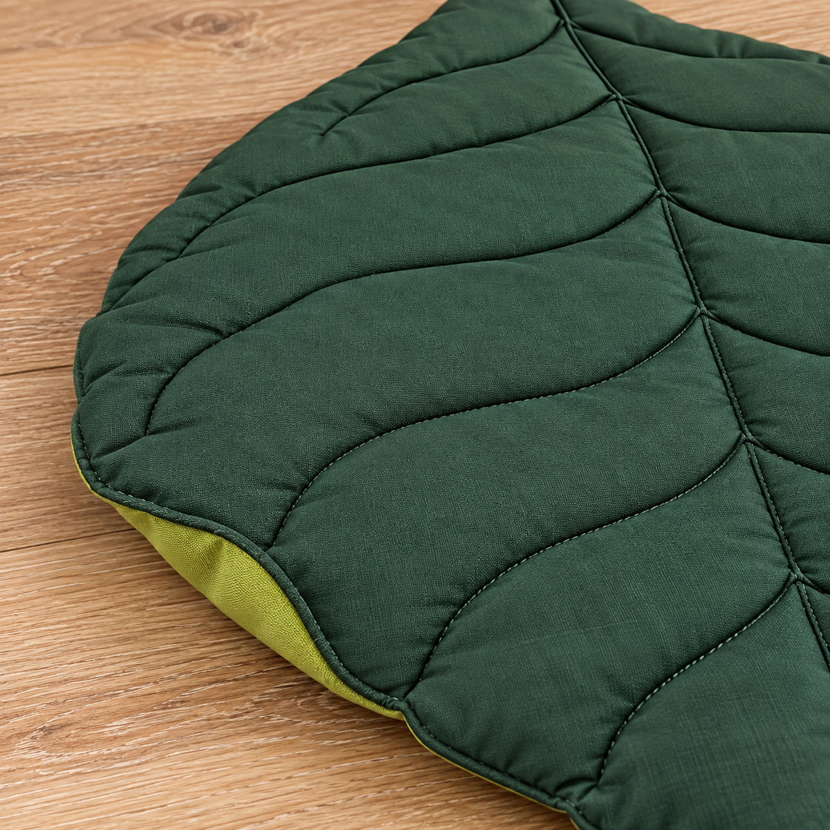 Verdelle – Reversible Green Leaf Cat Cushion