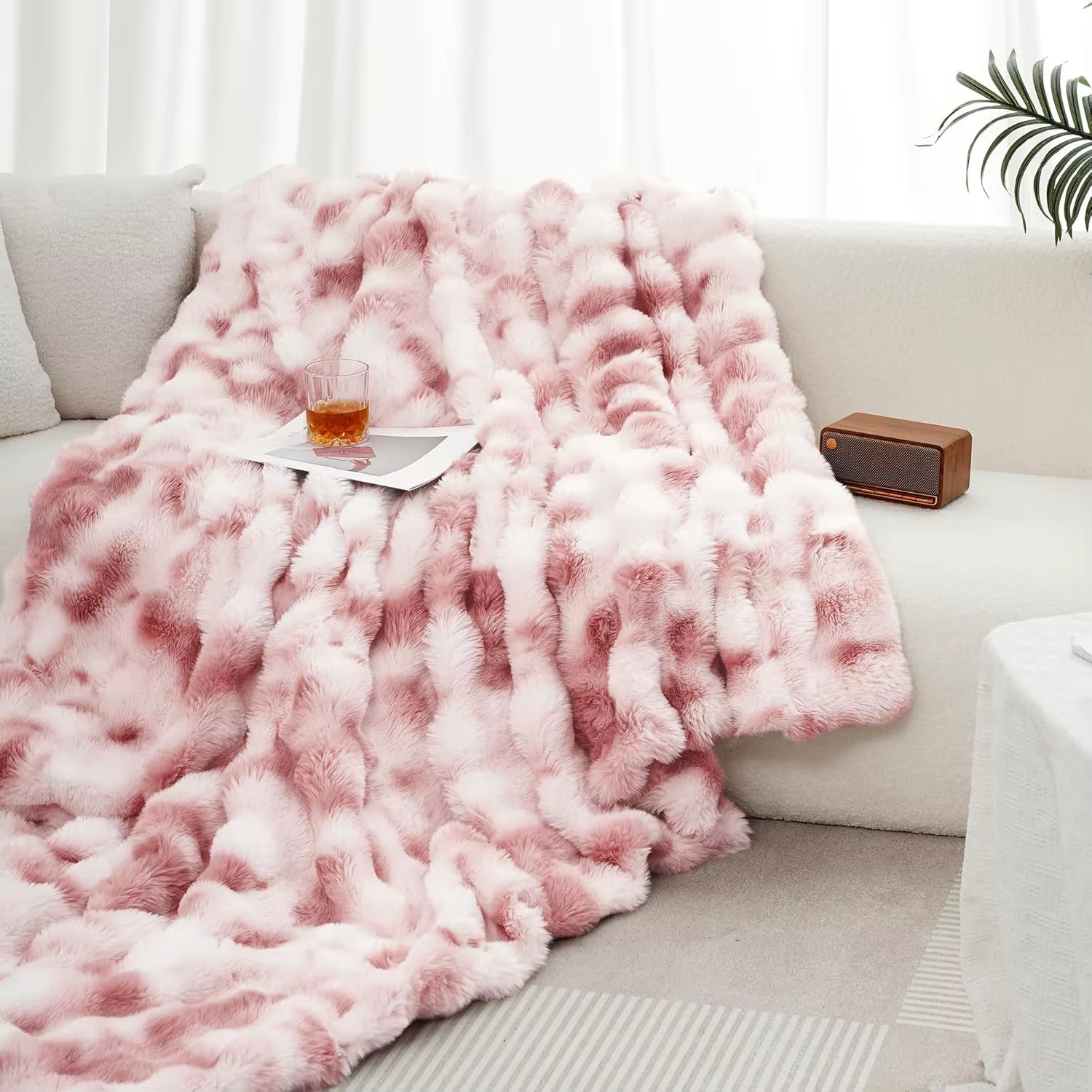 100% Weighted Faux Rabbit Fur Throw Blanket, Ultra Soft Fluffy Thick Plush Fuzzy Blanket, Cozy Warm Luxury Bubble Furry Blanket for Sofa Couch Bed Chair, Decorative Shaggy Fleece Blanket for Home Bedroom Decor, All Season Use.